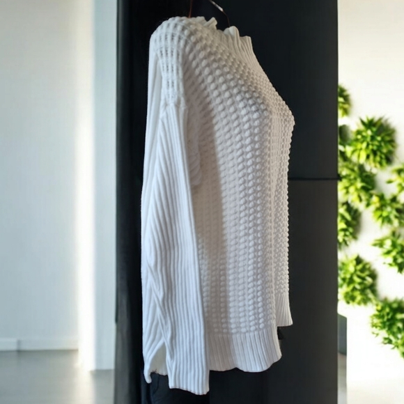 Vince Camuto Oversized Cream Knit Sweater - Picture 2 of 7